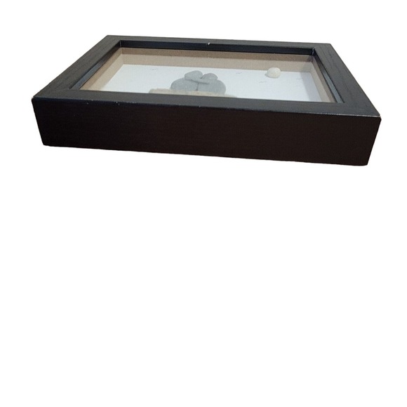 Signed Couple Kissing on Bench Pebble Art Framed Wall Home Decor 8 x 6 - Picture 9 of 10